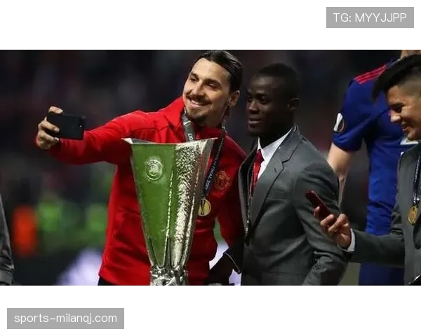 伊布与鲁尼锋线进攻模式出现偏移，结构从单点驱动转为多点参与