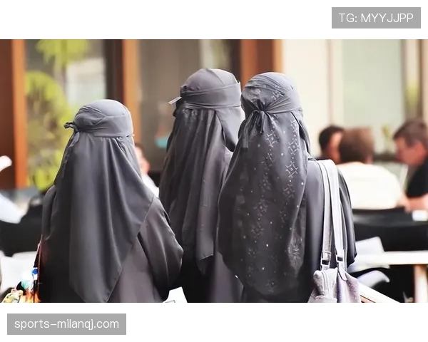 尤文图斯陷入战术危机，是坚持保守主义还是拥抱变革引发球迷激烈争论。