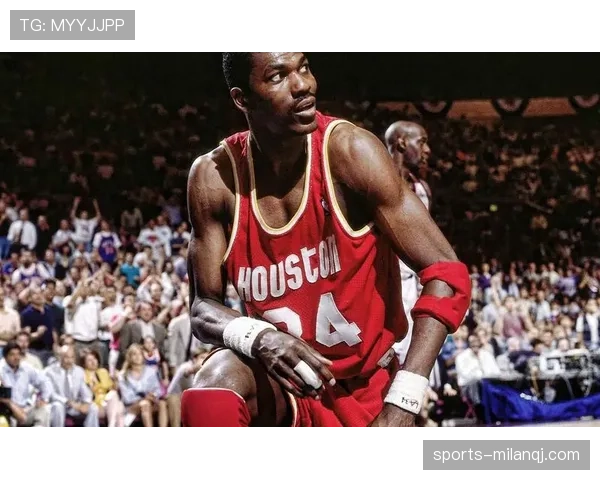 奥拉朱旺凭借梦幻舞步制造错位并以高效封盖表现主导比赛