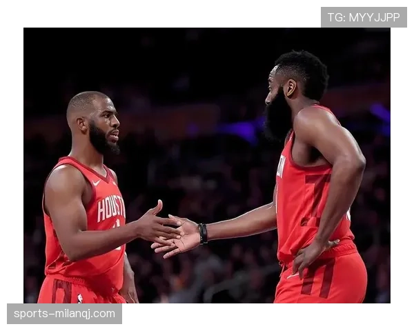 米切尔利用突破拉开差距，关键时刻得分效率胜特雷杨